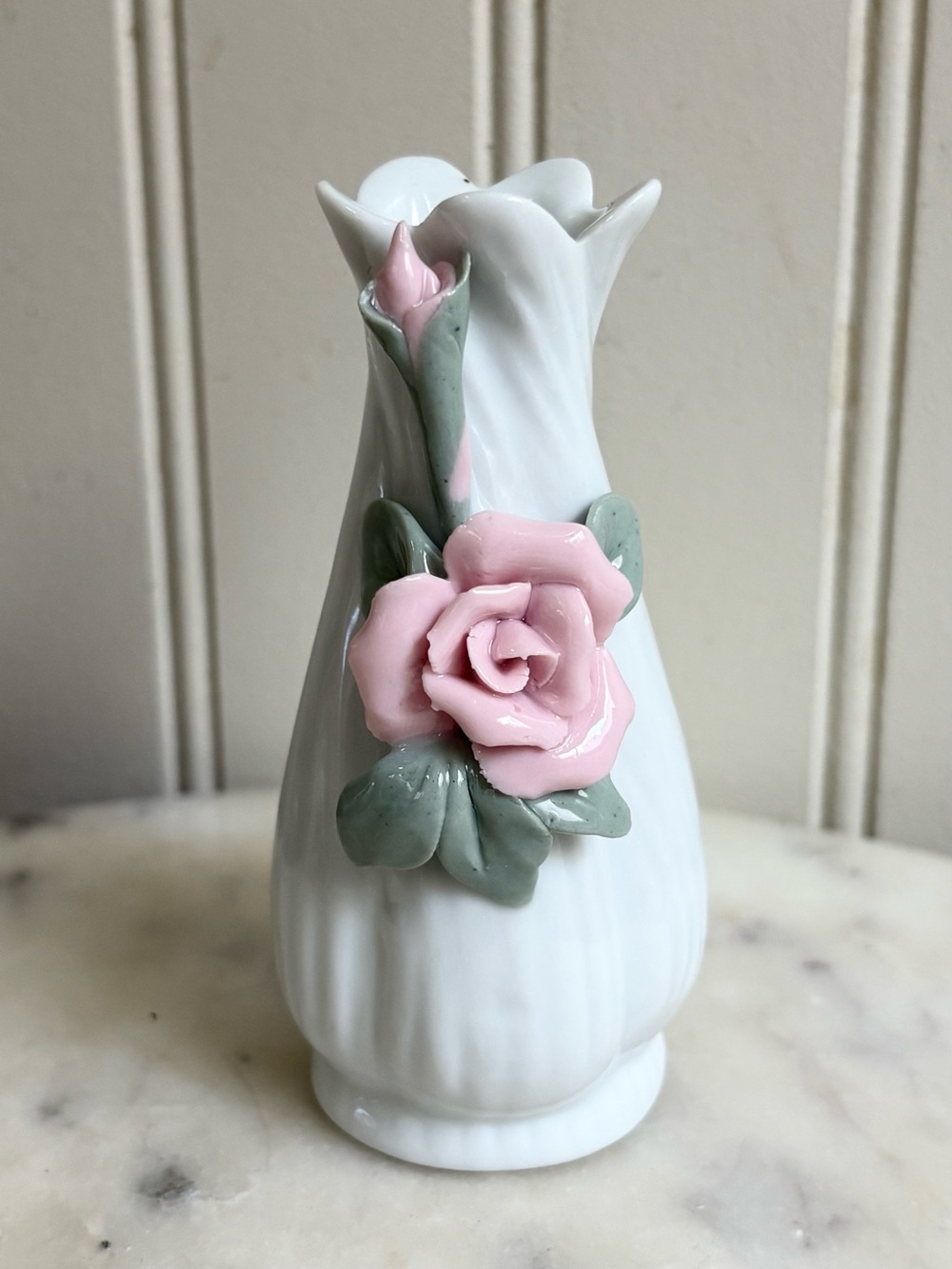 Vintage Porcelain Rose Bud Vase VTG Grandmacore Traditional Cottagecore Flowers
